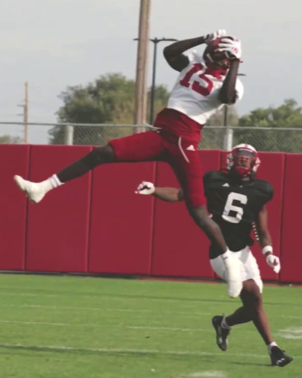 Practice catch Malachi Coleman 2023 Illinois week